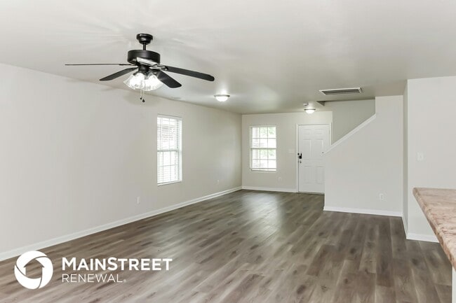 Photo - 120 Darrow Creek Dr