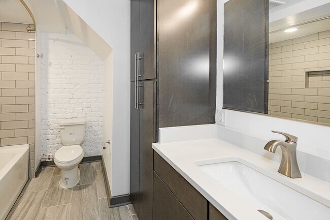 Photo - One bedroom in historic downtown Richmond Unit 6209