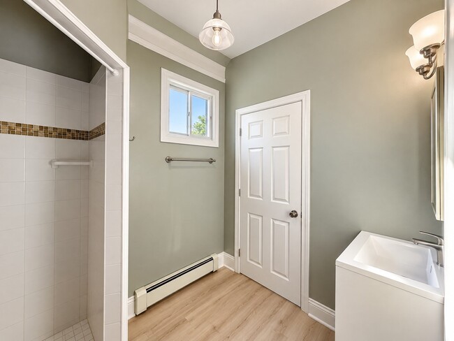 14 Dyer St Unit 3