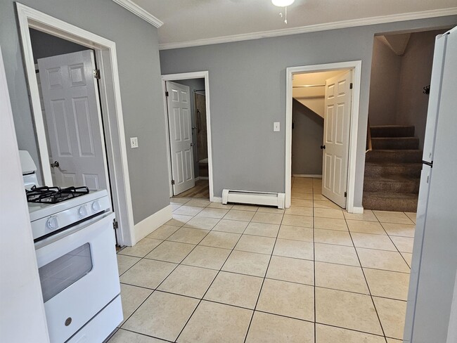 47 Joliette St Unit 2