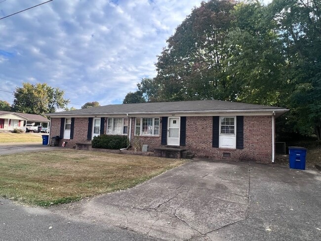 Photo - 402 Parrish St Apartment Unit B
