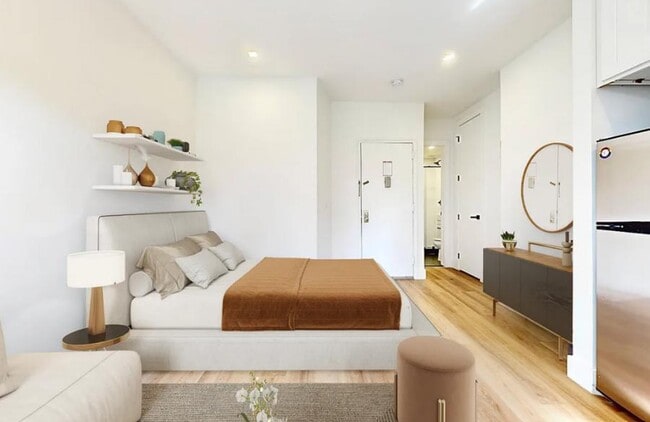 Building Photo - Broadway Rental
