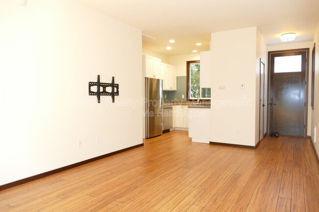 Photo - 839 NW 63rd St