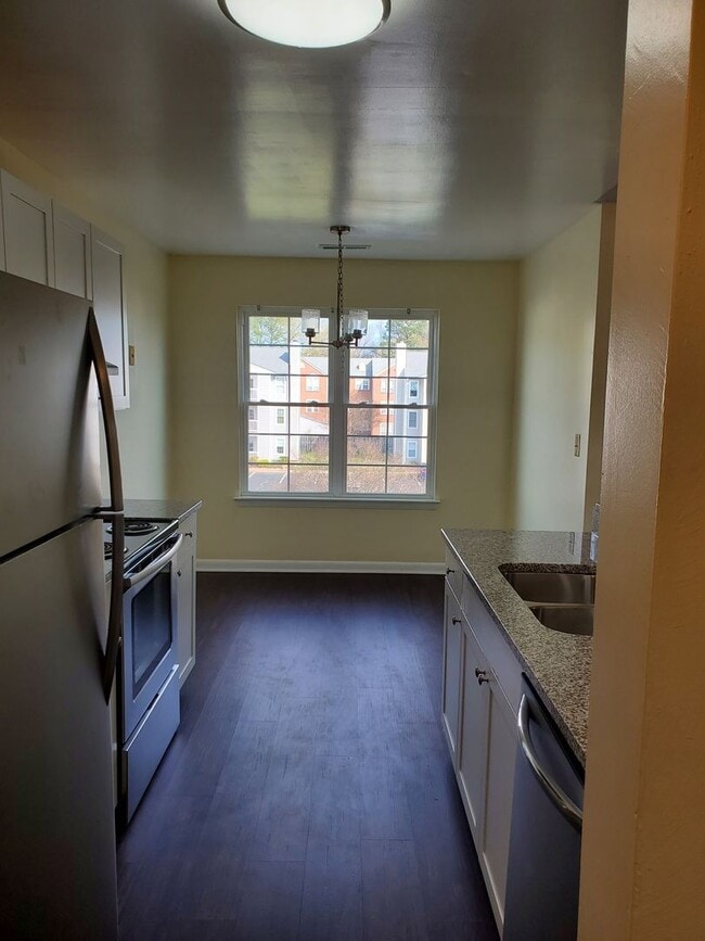 Photo - Chesterfield Station