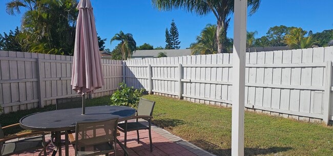 Photo - 2127 SE Shelter Dr