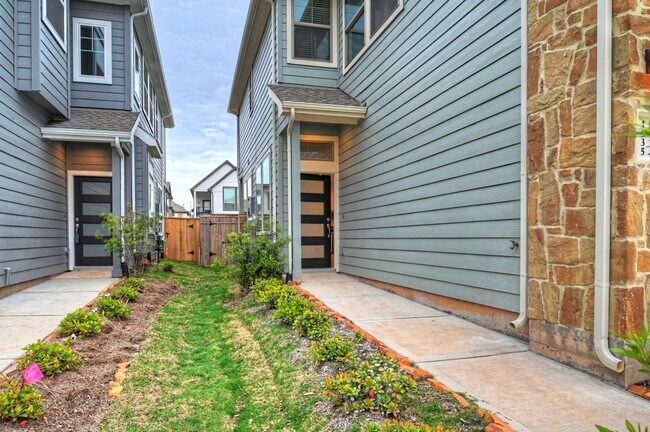 Photo - 1535 Crystal Stream Dr