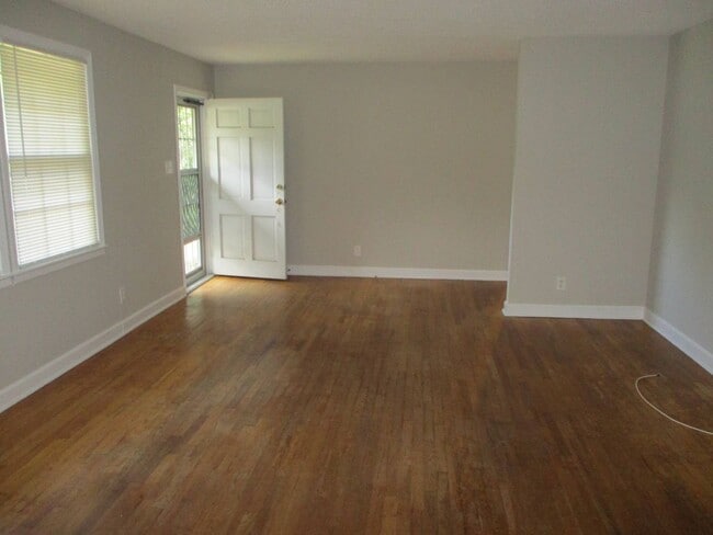1148 Ebinport Rd