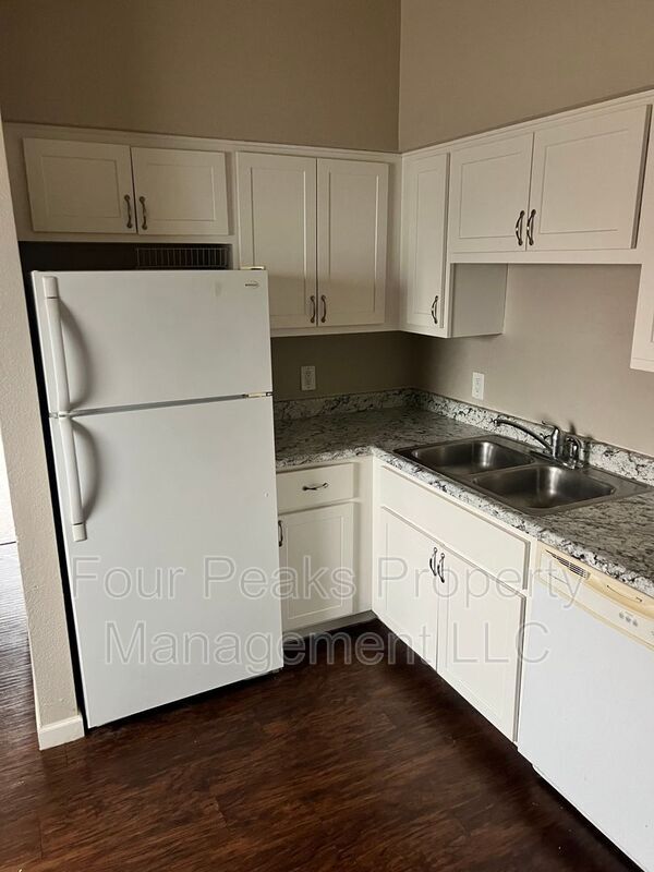 Photo - 2813 E Paradise Ln