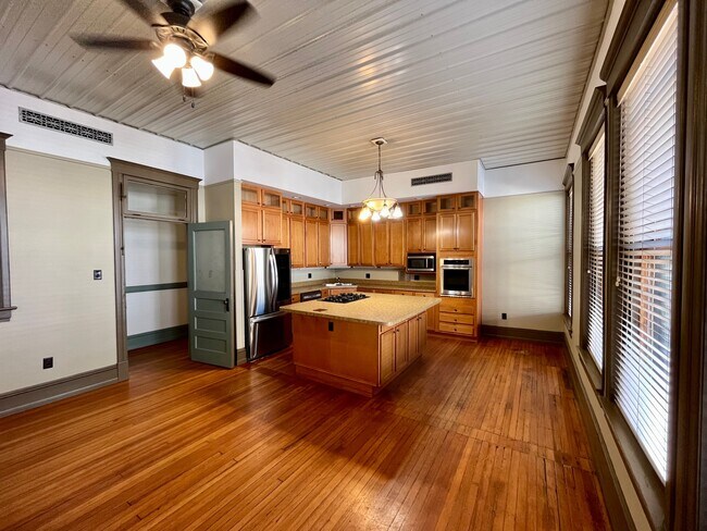 Photo - 104 W Monroe St Unidad Upper