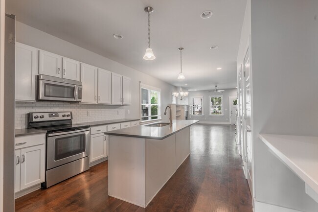 Photo - 517B Southgate Ave