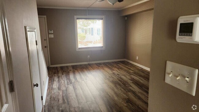 Building Photo - 136 Oakmont Dr Unit Lexington Square Rental