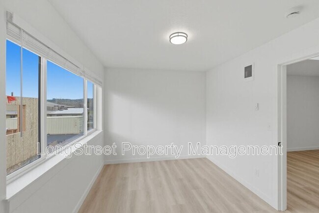 Photo - 812 S 19th St