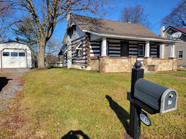 Photo - 3237 Orrstown Rd House