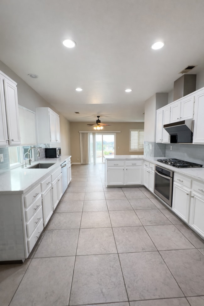 Photo - 1412 Ewing Dr