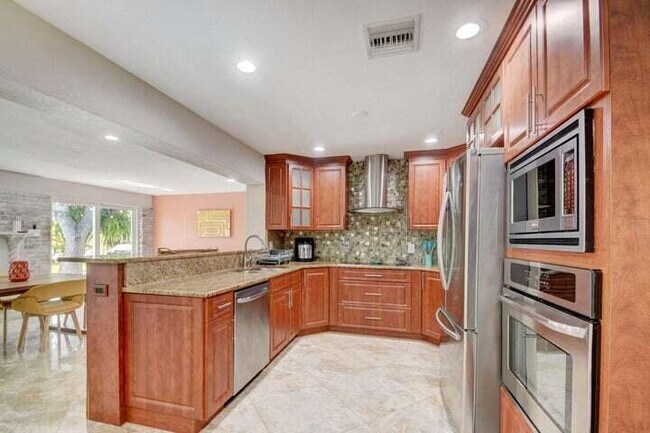 Photo - 168 SE 31st Ave
