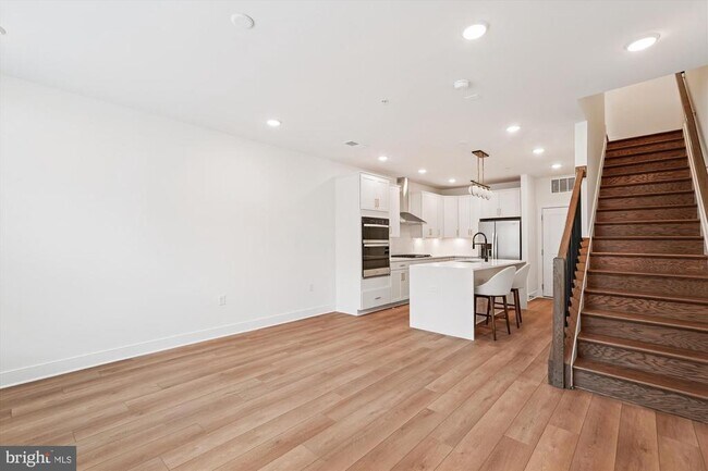 Photo - 19820 Lavender Dust Sq