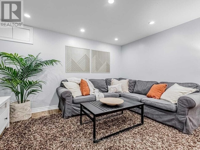 Photo - 6 Fallowfield Rd