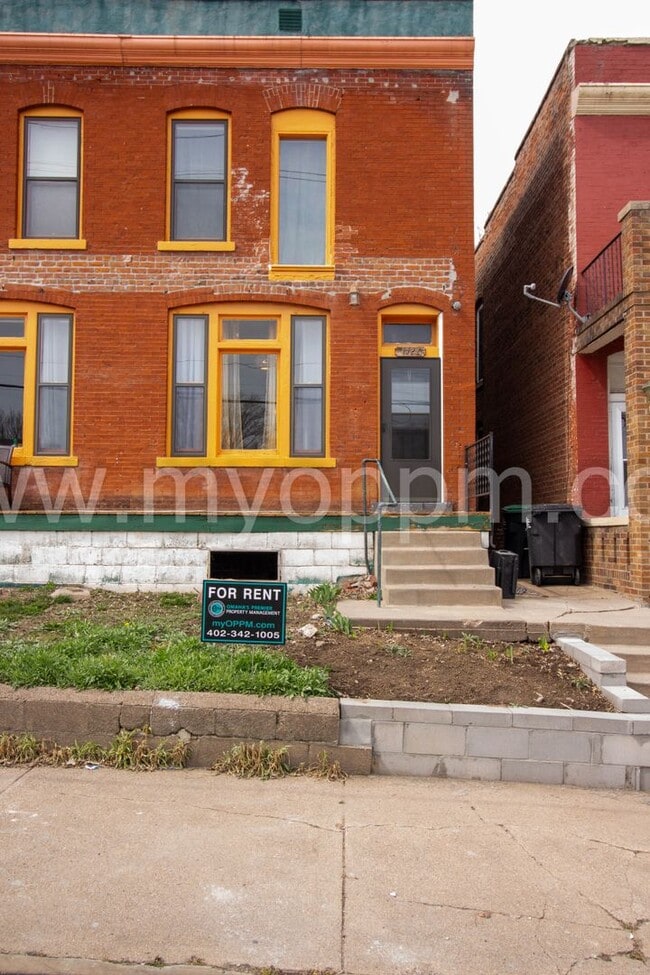 Building Photo - SIERRA 1322/1324 S 6 ST Unit 1322