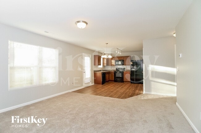 Photo - 231 Creekstone Ct