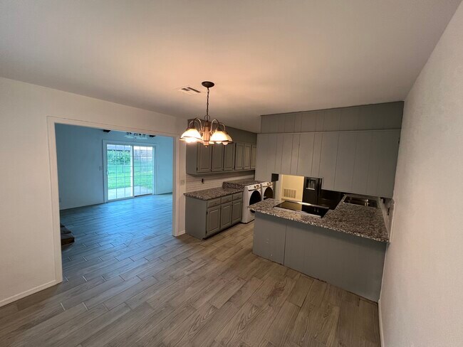 Photo - 2316 W Ithica St