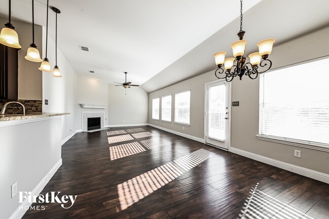 Photo - 502 Dover Park Trail