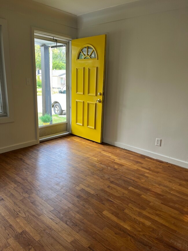Photo - 4017 W Kearsley St