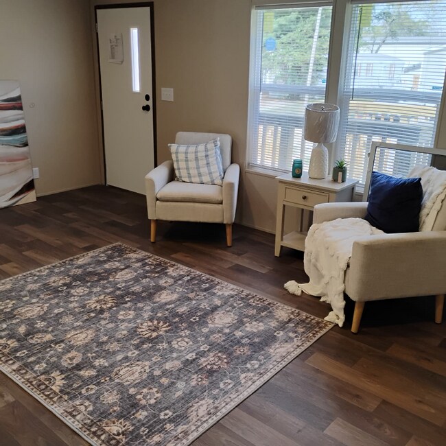 Photo - 98 Deerwood Park