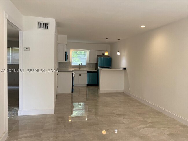Photo - 601 SE 5th Ct Unit 208