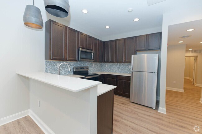 Building Photo - 536 Madison Ave Unit 01 Rental
