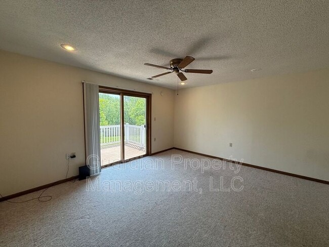 Photo - 1645 N Country Club Rd House