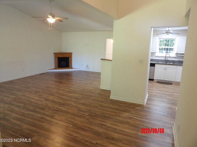 Photo - 101 Woodcrest Cir
