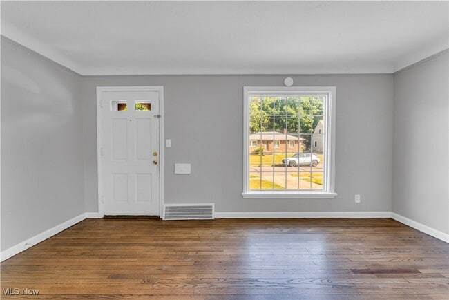 Photo - 2703 Hearthstone Rd