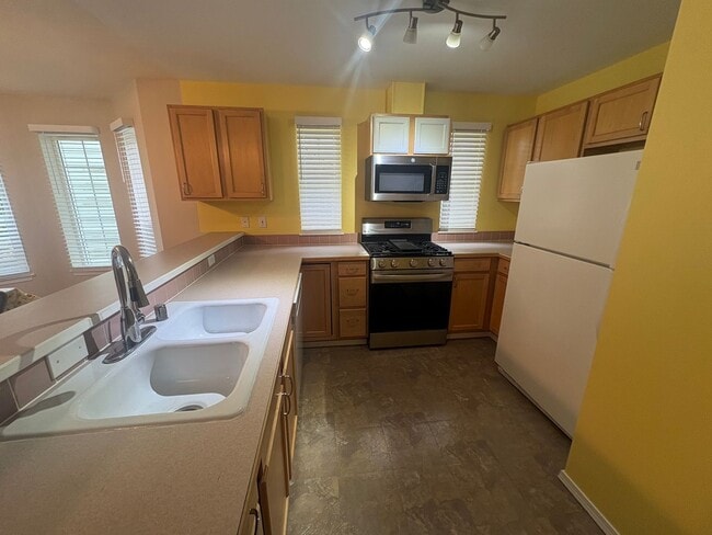 Photo - 12549 Roosevelt Way NE