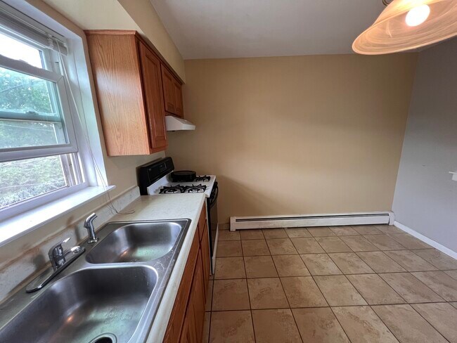 Photo - 236 Johnson St