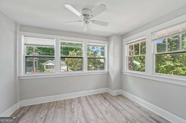Photo - 789 Barnett St NE