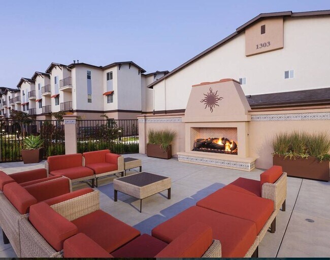 Villa del Sol Senior Apartments