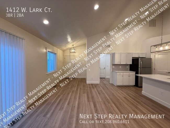 Photo - 1412 W Lark Ct
