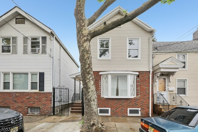 Photo - 72 Houston St