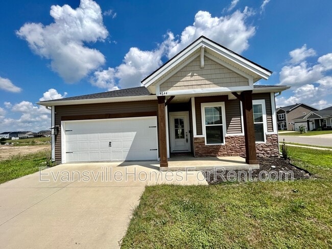 Building Photo - 4644 Chelmsford Dr Rental
