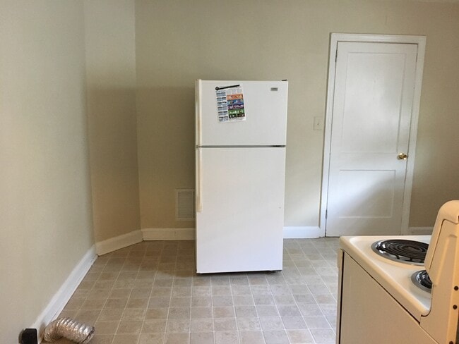 Photo - Wonderful 2 Bedroom, 1 Bath Duplex!!