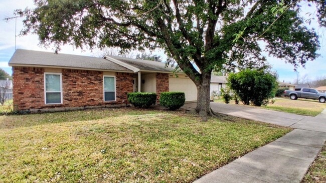 Photo - North Richland Hills Home on Spacious Lot!