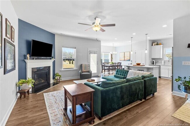 Charming 4-Bed home with Granite Touches & Cozy Fireplace in Sanford, NC!