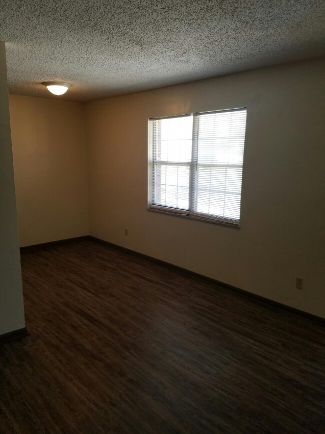 Building Photo - 332 Forestal Dr Unit 15 Rental