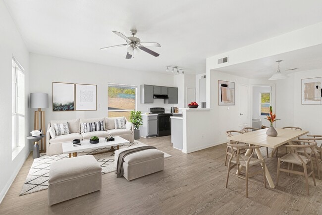 Building Photo - Huntington Meadows Rental