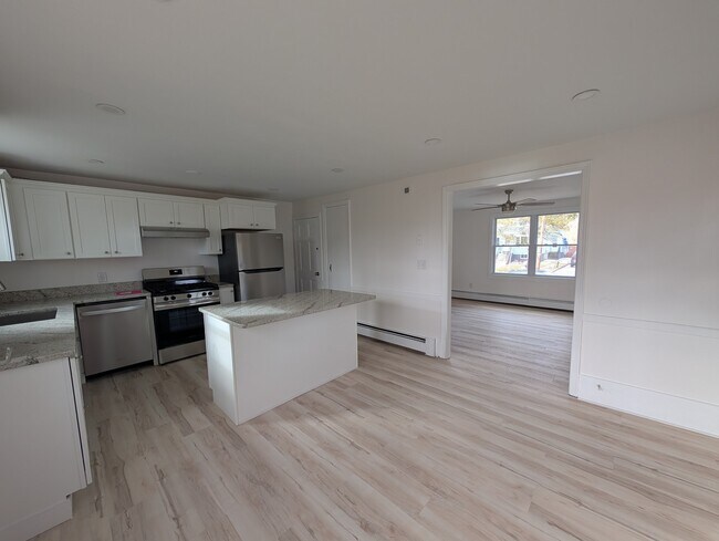 Photo - 246 Bonin St