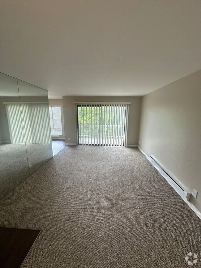 Building Photo - Watergate One Bedroom Rental