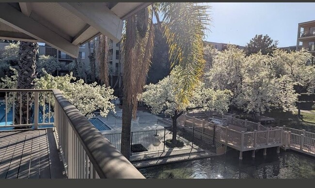 Photo - 340 N Civic Dr Unit 409