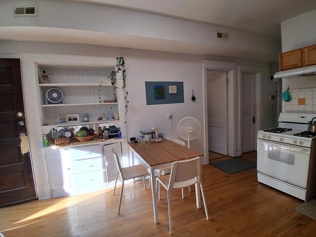 Photo - 2354 S Whipple St