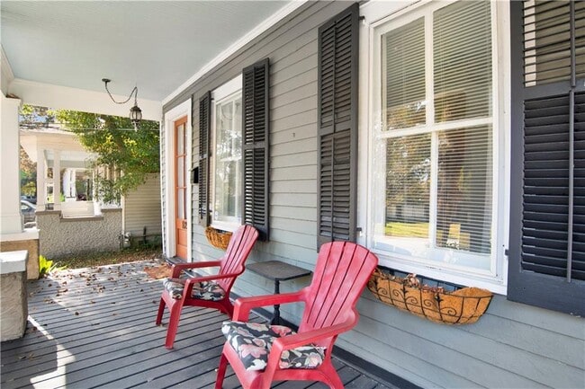 Photo - 112 Espejo St