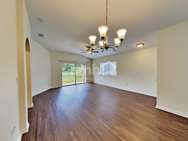 Photo - 518 Lindsay Anne Ct